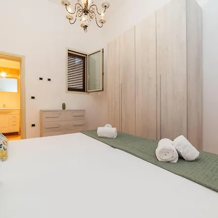 Casa-puccini-altstadt-5-minuten-|-8-km-meer *